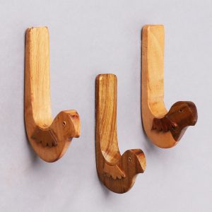 3 cute bird decorative no-damage wood adhesive hooks.